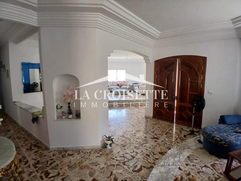 Villa S+3 plain-pied à La Soukra